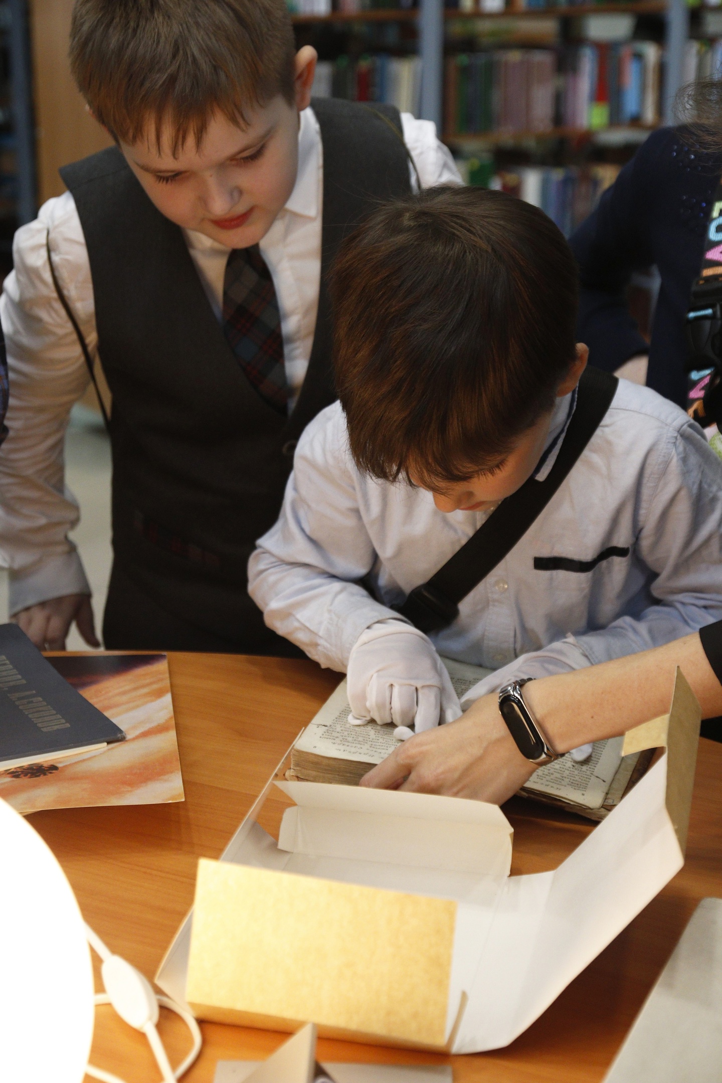 Экскурсия в библиотеку